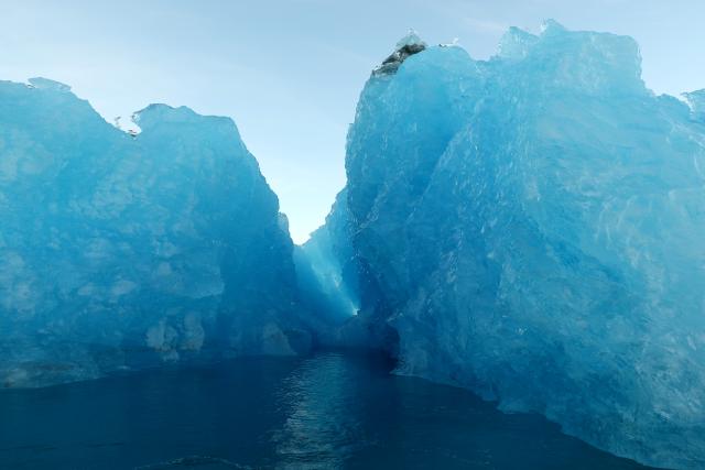 (260211) -- NUUK, Feb. 11, 2026 (Xinhua) -- This photo taken on Feb. 8, 2026 shows the scenery near Nuuk, Greenland, an autonomous territory of Denmark. (Xinhua/Li Ying)