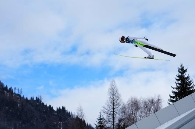(260211) -- PREDAZZO, Feb. 11, 2026 (Xinhua) -- Yamamoto Ryota of Japan competes during the Nordic Combined Individual Gundersen Normal Hill/10km at the 2026 Milan-Cortina Winter Olympics in Predazzo, Italy, Feb. 11, 2026. (Xinhua/Meng Yongmin)