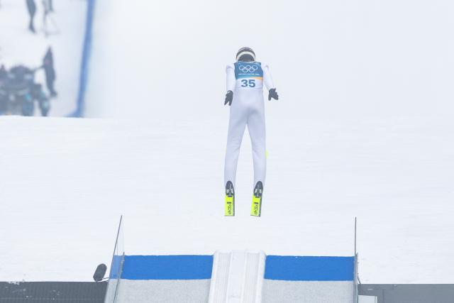 (260211) -- PREDAZZO, Feb. 11, 2026 (Xinhua) -- Jens Luraas Oftebro of Norway competes during the Nordic Combined Individual Gundersen Normal Hill/10km at the 2026 Milan-Cortina Winter Olympics in Predazzo, Italy, Feb. 11, 2026. (Xinhua/Huang Wei)