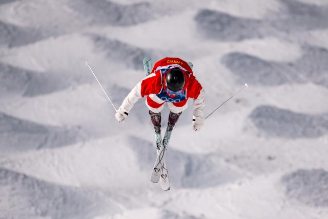 (260211) -- LIVIGNO, Feb. 11, 2026 (Xinhua) -- Yang Ya of China competes during the freestyle skiing women's moguls qualification at the Milan-Cortina 2026 Olympic Winter Games in Livigno, Italy, Feb. 11, 2026. (Xinhua/Hu Chao)