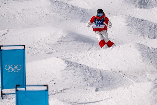 (260211) -- LIVIGNO, Feb. 11, 2026 (Xinhua) -- Yang Ya of China competes during the freestyle skiing women's moguls qualification at the Milan-Cortina 2026 Olympic Winter Games in Livigno, Italy, Feb. 11, 2026. (Xinhua/Hu Chao)