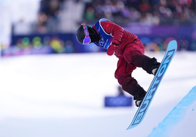 (260211) -- LIVIGNO, Feb. 11, 2026 (Xinhua) -- Cai Xuetong of China competes during the snowboard women's halfpipe qualification at the Milan-Cortina 2026 Olympic Winter Games in Livigno, Italy, Feb. 11, 2026. (Xinhua/Wu Huiwo)