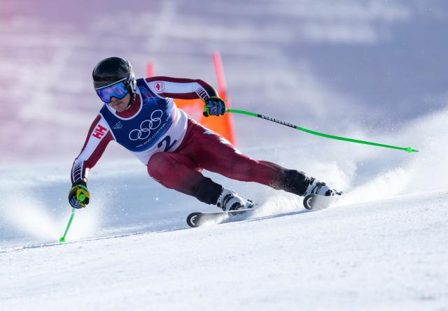 (260211) -- BORMIO, Feb. 11, 2026 (Xinhua) -- James Crawford of Canada competes during the alpine skiing men's Super-G at the Milan-Cortina 2026 Olympic Winter Games in Bormio, Italy, Feb. 11, 2026. (Xinhua/Hu Huhu)