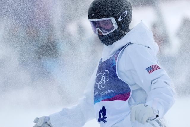 (260211) -- LIVIGNO, Feb. 11, 2026 (Xinhua) -- Elizabeth Lemley of the United States competes during the freestyle skiing women's moguls final at the Milan-Cortina 2026 Olympic Winter Games in Livigno, Italy, Feb. 11, 2026. (Xinhua/Wang Peng)