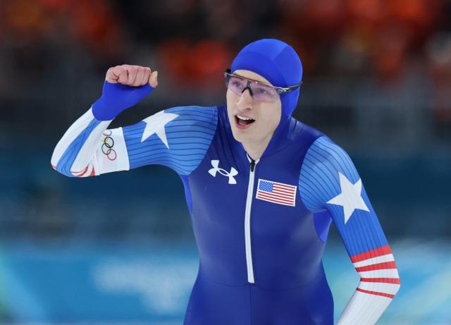 (260211) -- MILAN, Feb. 11, 2026 (Xinhua) -- Jordan Stolz of the United States celebrates after the speed skating men's 1000m competition at the Milan-Cortina 2026 Olympic Winter Games in Milan, Italy, Feb. 11, 2026. (Xinhua/Li Jing)