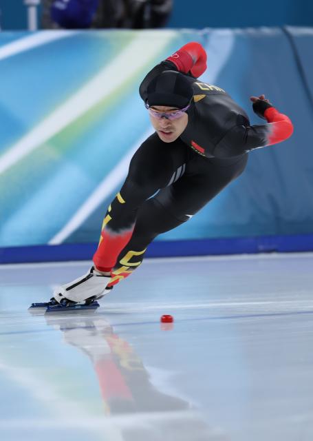 (260211) -- MILAN, Feb. 11, 2026 (Xinhua) -- Ning Zhongyan of China competes during the speed skating men's 1000m competition at the Milan-Cortina 2026 Olympic Winter Games in Milan, Italy, Feb. 11, 2026. (Xinhua/Du Xiaoyi)