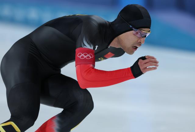 (260211) -- MILAN, Feb. 11, 2026 (Xinhua) -- Ning Zhongyan of China competes during the speed skating men's 1000m competition at the Milan-Cortina 2026 Olympic Winter Games in Milan, Italy, Feb. 11, 2026. (Xinhua/Li Jing)