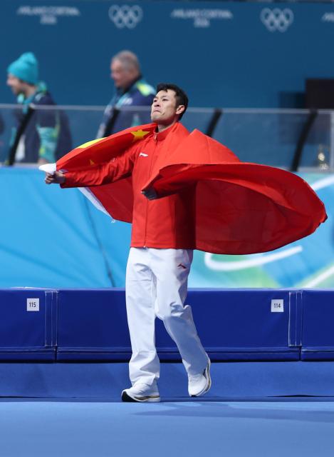 (260211) -- MILAN, Feb. 11, 2026 (Xinhua) -- Ning Zhongyan of China celebrates after the speed skating men's 1000m competition at the Milan-Cortina 2026 Olympic Winter Games in Milan, Italy, Feb. 11, 2026. (Xinhua/Du Xiaoyi)