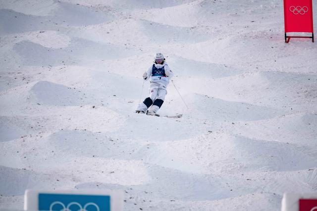 (260211) -- LIVIGNO, Feb. 11, 2026 (Xinhua) -- Jaelin Kauf of the United States competes during the freestyle skiing women's moguls final at the Milan-Cortina 2026 Olympic Winter Games in Livigno, Italy, Feb. 11, 2026. (Xinhua/Hu Chao)