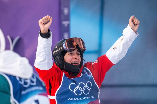 (260211) -- LIVIGNO, Feb. 11, 2026 (Xinhua) -- Perrine Laffont of France celebrates after the freestyle skiing women's moguls final at the Milan-Cortina 2026 Olympic Winter Games in Livigno, Italy, Feb. 11, 2026. (Xinhua/Hu Chao)