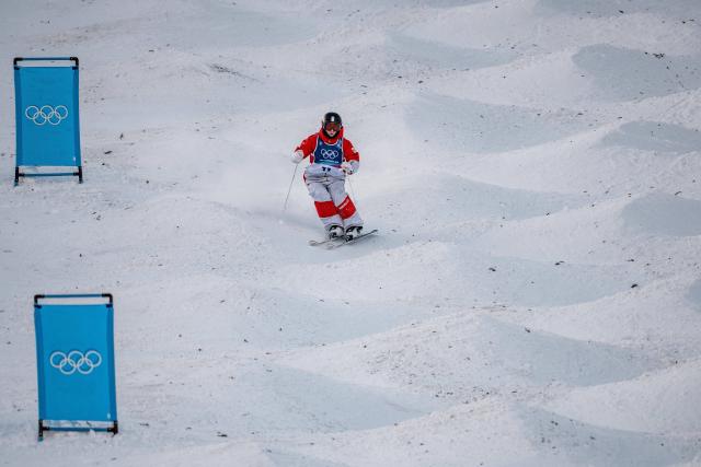 (260211) -- LIVIGNO, Feb. 11, 2026 (Xinhua) -- Perrine Laffont of France competes during the freestyle skiing women's moguls final at the Milan-Cortina 2026 Olympic Winter Games in Livigno, Italy, Feb. 11, 2026. (Xinhua/Hu Chao)