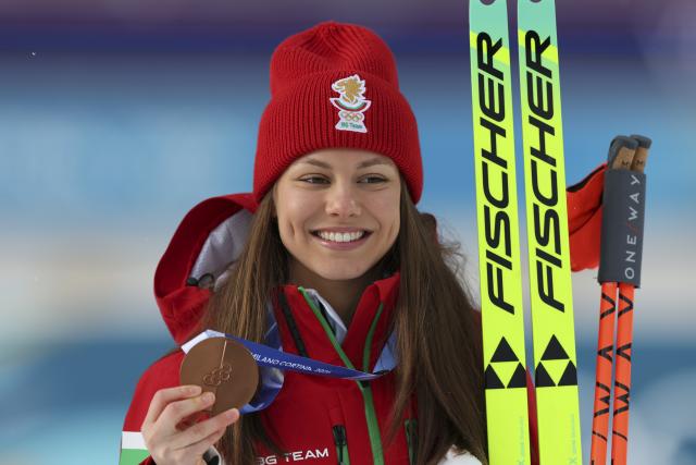 (260211) -- ANTERSELVA, Feb. 11, 2026 (Xinhua) -- Bronze medalist Lora Hristova of Bulgaria poses for a photo during the awarding ceremony of the biathlon women's 15km individual match at the Milan-Cortina 2026 Olympic Winter Games in Anterselva, Italy, Feb. 11, 2026. (Xinhua/Zhang Tao)