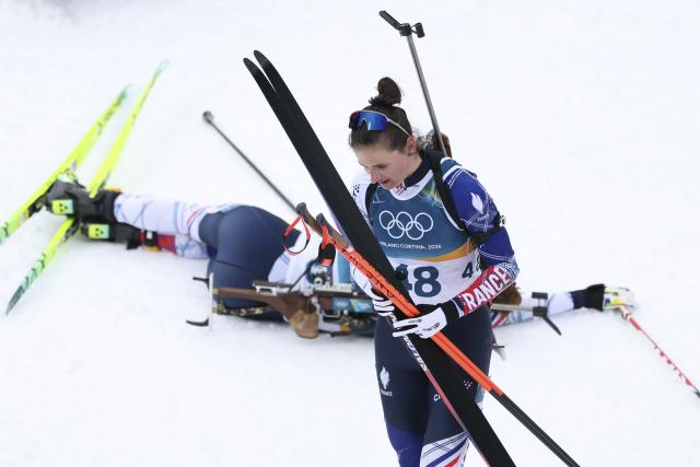 (260211) -- ANTERSELVA, Feb. 11, 2026 (Xinhua) -- Julia Simon of France reacts at the finish line after the biathlon women's 15km individual match at the Milan-Cortina 2026 Olympic Winter Games in Anterselva, Italy, Feb. 11, 2026. (Xinhua/Zhang Tao)