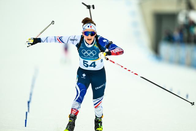 (260211) -- ANTERSELVA, Feb. 11, 2026 (Xinhua) -- Lou Jeanmonnot of France competes during the biathlon women's 15km individual match at the Milan-Cortina 2026 Olympic Winter Games in Anterselva, Italy, Feb. 11, 2026. (Xinhua/Jiang Han)