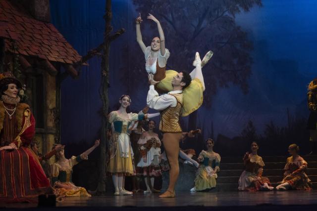 (260211) -- JOHANNESBURG, Feb. 11, 2026 (Xinhua) -- Dancers of the Johannesburg Ballet perform Giselle during a dress rehearsal in Johannesburg, South Africa, Feb. 11, 2026. Marking its 25th anniversary, the Johannesburg Ballet will present Giselle at the Johannesburg Theatre from Feb. 12 to 15, 2026. (Photo by Ihsaan Haffejee/Xinhua)