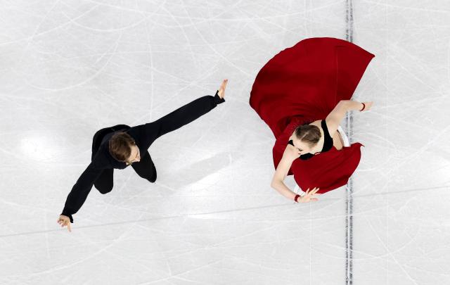 (260212) -- MILAN, Feb. 12, 2026 (Xinhua) -- Katerina Mrazkova and Daniel Mrazek of the Czech Republic perform during the free dance competition of figure skating ice dance at the Milan-Cortina 2026 Olympic Winter Games in Milan, Italy, Feb. 11, 2026. (Xinhua/Li Ming)