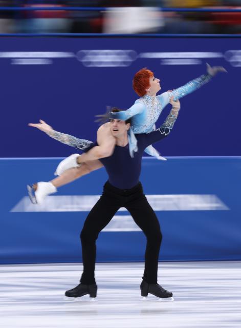 (260212) -- MILAN, Feb. 12, 2026 (Xinhua) -- Evgeniia Lopareva and Geoffrey Brissaud of France perform during the free dance competition of figure skating ice dance at the Milan-Cortina 2026 Olympic Winter Games in Milan, Italy, Feb. 11, 2026. (Xinhua/Chen Yichen)