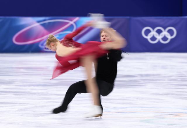 (260212) -- MILAN, Feb. 12, 2026 (Xinhua) -- Milla Ruud Reitan and Nikolaj Majorov of Sweden perform during the free dance competition of figure skating ice dance at the Milan-Cortina 2026 Olympic Winter Games in Milan, Italy, Feb. 11, 2026. (Xinhua/Chen Yichen)