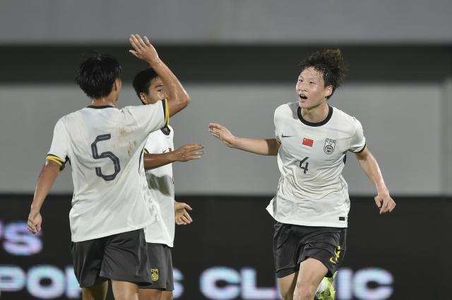 (260212) -- TANGERANG, Feb. 12, 2026 (Xinhua) -- Zhang Bolin (R) of China celebrates a goal with his teammates during the U17 International Friendly Match between China and Indonesia in Tangerang, Indonesia, Feb. 11, 2026. (Xinhua/Veri Sanovri)