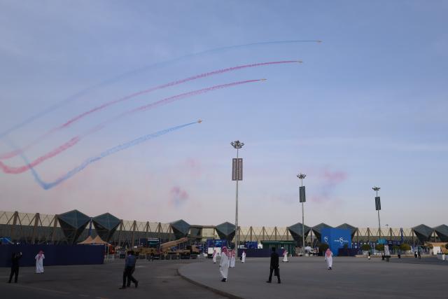 (260212) -- RIYADH, Feb. 12, 2026 (Xinhua) -- The aerobatic flight team of South Korean Air Force performs at the World Defense Show 2026 in Riyadh, Saudi Arabia, Feb. 11, 2026.
  The 5-day World Defense Show will conclude here on Thursday. (Xinhua/Wang Haizhou)