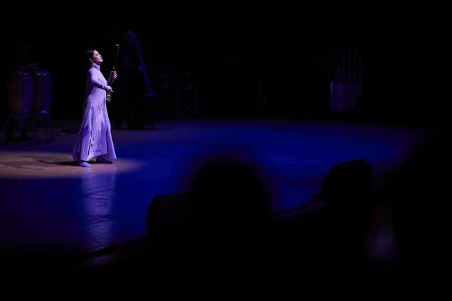 (260212) -- VALENCIA, Feb. 12, 2026 (Xinhua) -- A member of the Shanghai Chinese Orchestra performs during the "Colors of China" concert in Valencia, Spain, Feb. 10, 2026. (Photo by Pablo Morano/Xinhua)