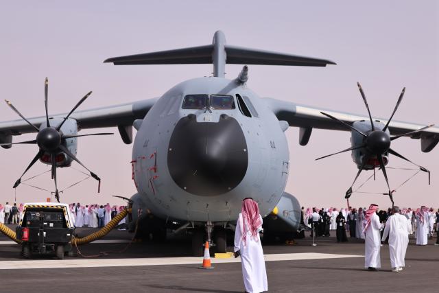 (260212) -- BEIJING, Feb. 12, 2026 (Xinhua) -- People visit the World Defense Show 2026 in Riyadh, Saudi Arabia, Feb. 11, 2026. (Xinhua/Wang Haizhou)