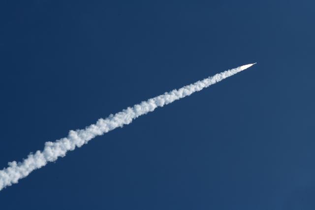 (260212) -- YANGJIANG, Feb. 12, 2026 (Xinhua) -- A Smart Dragon-3 (SD-3) carrier rocket carrying seven satellites blasts off from waters off the coast of Yangjiang in south China's Guangdong Province, Feb. 12, 2026. China on Thursday launched a SD-3 carrier rocket from the sea, sending seven satellites, including Pakistan's PRSC-EO2 satellite, into planned orbits.
  The offshore launch mission was carried out by the Taiyuan Satellite Launch Center. (Xinhua/Lu Hanxin)