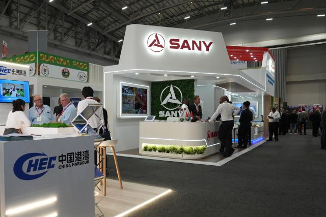 (260212) -- CAPE TOWN, Feb. 12, 2026 (Xinhua) -- People visit Chinese companies' booths at the mining exhibition of the Investing in African Mining Indaba 2026 in Cape Town, South Africa, Feb. 9, 2026. China-Africa cooperation can accelerate the technological transformation of Africa's mining sector, representatives of Chinese and international firms at the Investing in African Mining Indaba 2026 in Cape Town have said, citing Chinese expertise, green solutions and industrial partnerships as key enablers.
   TO GO WITH "Roundup: China-Africa cooperation can speed up African mining tech transformation: Indaba delegates" (Xinhua/Wang Lei)