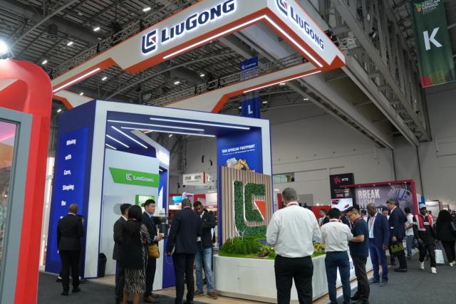 (260212) -- CAPE TOWN, Feb. 12, 2026 (Xinhua) -- People visit a Chinese company's booth at the mining exhibition of the Investing in African Mining Indaba 2026 in Cape Town, South Africa, Feb. 9, 2026. China-Africa cooperation can accelerate the technological transformation of Africa's mining sector, representatives of Chinese and international firms at the Investing in African Mining Indaba 2026 in Cape Town have said, citing Chinese expertise, green solutions and industrial partnerships as key enablers.
   TO GO WITH "Roundup: China-Africa cooperation can speed up African mining tech transformation: Indaba delegates" (Xinhua/Wang Lei)