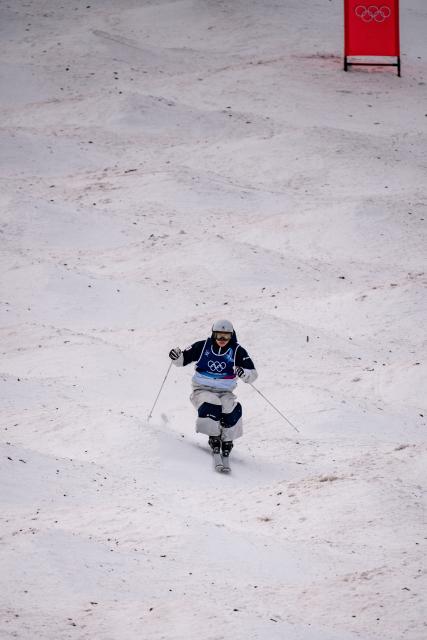 (260212) -- LIVIGNO, Feb. 12, 2026 (Xinhua) -- Horishima Ikuma of Japan competes during the freestyle skiing men's moguls final at the Milan-Cortina 2026 Olympic Winter Games in Livigno, Italy, Feb. 12, 2026. (Xinhua/Hu Chao)