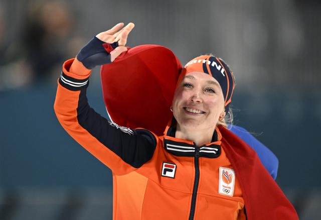 (260212) -- MILAN, Feb. 12, 2026 (Xinhua) -- Merel Conijn of the Netherlands celebrates after the speed skating women's 5000m final at the Milan-Cortina 2026 Olympic Winter Games in Milan, Italy, Feb. 12, 2026. (Xinhua/Wu Wei)