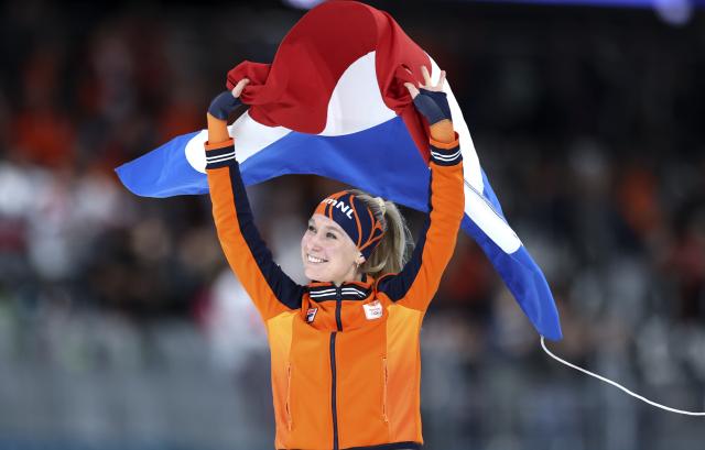 (260212) -- MILAN, Feb. 12, 2026 (Xinhua) -- Merel Conijn of the Netherlands celebrates after during the speed skating women's 5000m final at the Milan-Cortina 2026 Olympic Winter Games in Milan, Italy, Feb. 12, 2026. (Xinhua/Li Jing)