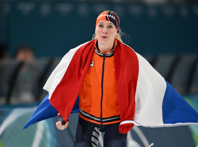 (260212) -- MILAN, Feb. 12, 2026 (Xinhua) -- Merel Conijn of the Netherlands celebrates after the speed skating women's 5000m final at the Milan-Cortina 2026 Olympic Winter Games in Milan, Italy, Feb. 12, 2026. (Xinhua/Wu Wei)