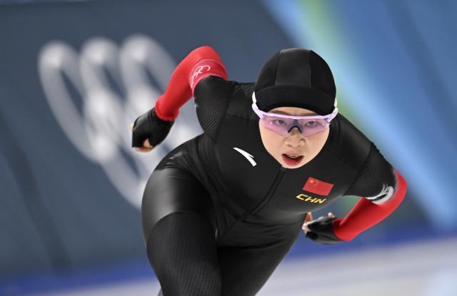 (260212) -- MILAN, Feb. 12, 2026 (Xinhua) -- Tai Zhien of China competes during the speed skating women's 5000m final at the Milan-Cortina 2026 Olympic Winter Games in Milan, Italy, Feb. 12, 2026. (Xinhua/Wu Wei)