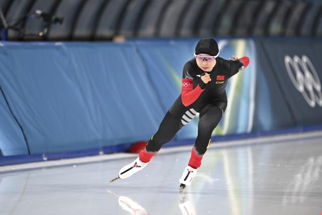 (260212) -- MILAN, Feb. 12, 2026 (Xinhua) -- Tai Zhien of China competes during the speed skating women's 5000m final at the Milan-Cortina 2026 Olympic Winter Games in Milan, Italy, Feb. 12, 2026. (Xinhua/Wu Wei)