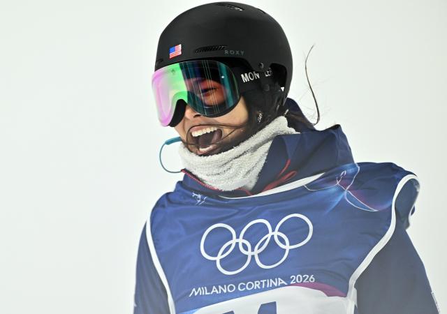 (260212) -- LIVIGNO, Feb. 12, 2026 (Xinhua) -- Chloe Kim of the United States reacts during the women's snowboard halfpipe final at the Milan-Cortina 2026 Olympic Winter Games in Livigno, Italy, Feb. 12, 2026. (Xinhua/Zhang Hongxiang)