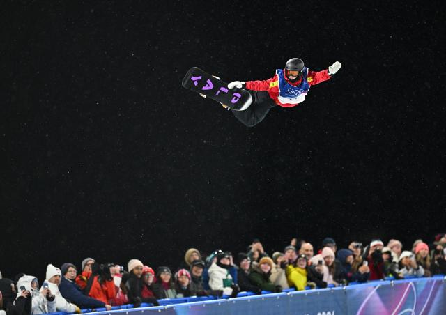 (260213) -- LIVIGNO, Feb. 13, 2026 (Xinhua) -- Queralt Castellet Ibanez of Spain competes during the women's snowboard halfpipe final at the Milan-Cortina 2026 Olympic Winter Games in Livigno, Italy, Feb. 12, 2026. (Xinhua/Zhang Hongxiang)