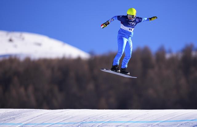 (260213) -- LIVIGNO, Feb. 13, 2026 (Xinhua) -- Michela Moioli of Italy competes during the snowboard women's cross seeding at the Milan-Cortina 2026 Olympic Winter Games in Livigno, Italy, Feb. 13, 2026. (Xinhua/Wu Huiwo)