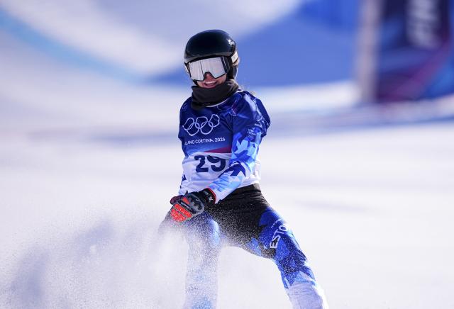 (260213) -- LIVIGNO, Feb. 13, 2026 (Xinhua) -- Mai Brit Teder of Estonia competes during the snowboard women's cross seeding at the Milan-Cortina 2026 Olympic Winter Games in Livigno, Italy, Feb. 13, 2026. (Xinhua/Wu Huiwo)