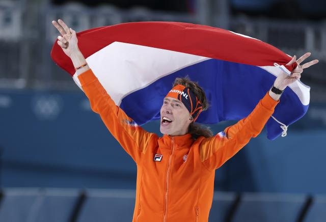 (260213) -- MILAN, Feb. 13, 2026 (Xinhua) -- Jorrit Bergsma of the Netherlands celebrates after the speed skating men's 10000m event at the Milan-Cortina 2026 Olympic Winter Games in Milan, Italy, Feb. 13, 2026. (Xinhua/Du Xiaoyi)