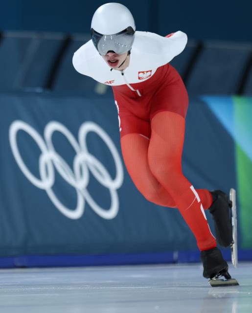 (260213) -- MILAN, Feb. 13, 2026 (Xinhua) -- Vladimir Semirunniy of Poland competes during the speed skating men's 10000m event at the Milan-Cortina 2026 Olympic Winter Games in Milan, Italy, Feb. 13, 2026. (Xinhua/Li Jing)