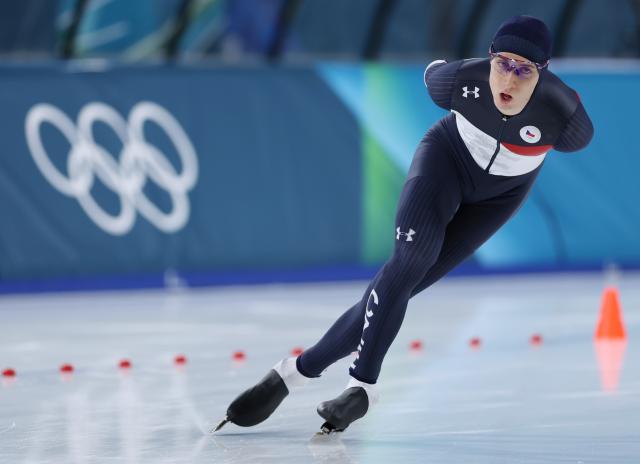 (260213) -- MILAN, Feb. 13, 2026 (Xinhua) -- Metodej Jilek of the Czech Republic competes during the speed skating men's 10000m event at the Milan-Cortina 2026 Olympic Winter Games in Milan, Italy, Feb. 13, 2026. (Xinhua/Du Xiaoyi)