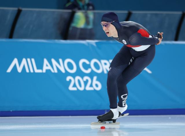 (260213) -- MILAN, Feb. 13, 2026 (Xinhua) -- Metodej Jilek of the Czech Republic competes during the speed skating men's 10000m event at the Milan-Cortina 2026 Olympic Winter Games in Milan, Italy, Feb. 13, 2026. (Xinhua/Li Jing)