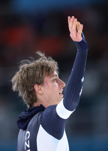 (260213) -- MILAN, Feb. 13, 2026 (Xinhua) -- Metodej Jilek of the Czech Republic waves after the speed skating men's 10000m event at the Milan-Cortina 2026 Olympic Winter Games in Milan, Italy, Feb. 13, 2026. (Xinhua/Du Xiaoyi)