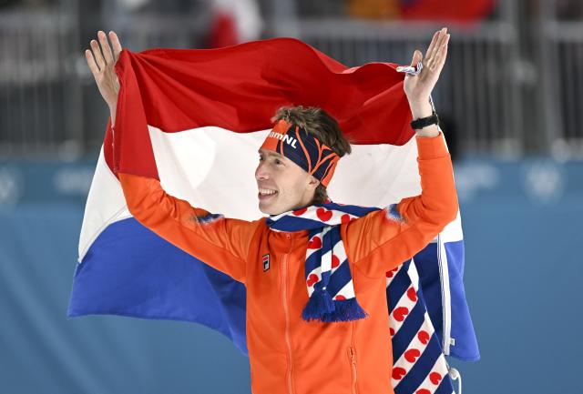 (260213) -- MILAN, Feb. 13, 2026 (Xinhua) -- Jorrit Bergsma of the Netherlands celebrates after the speed skating men's 10000m event at the Milan-Cortina 2026 Olympic Winter Games in Milan, Italy, Feb. 13, 2026. (Xinhua/Wu Wei)