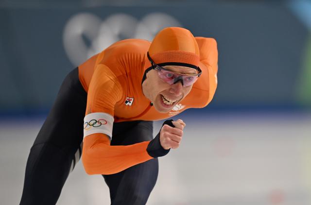 (260213) -- MILAN, Feb. 13, 2026 (Xinhua) -- Jorrit Bergsma of the Netherlands competes during the speed skating men's 10000m event at the Milan-Cortina 2026 Olympic Winter Games in Milan, Italy, Feb. 13, 2026. (Xinhua/Wu Wei)