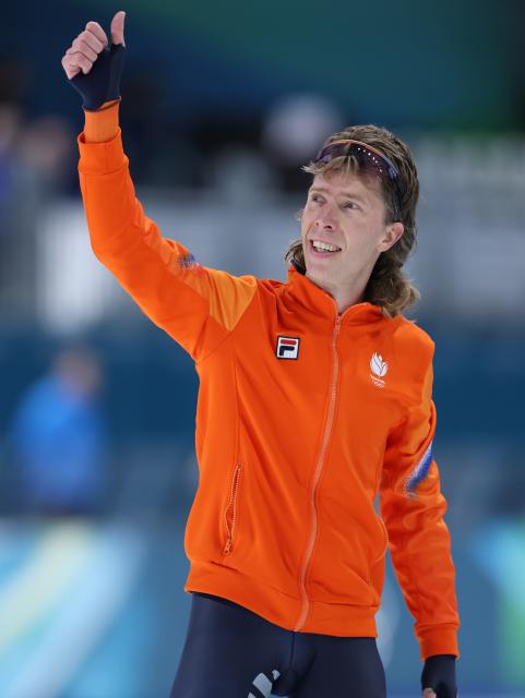 (260213) -- MILAN, Feb. 13, 2026 (Xinhua) -- Jorrit Bergsma of the Netherlands gestures after the speed skating men's 10000m event at the Milan-Cortina 2026 Olympic Winter Games in Milan, Italy, Feb. 13, 2026. (Xinhua/Du Xiaoyi)