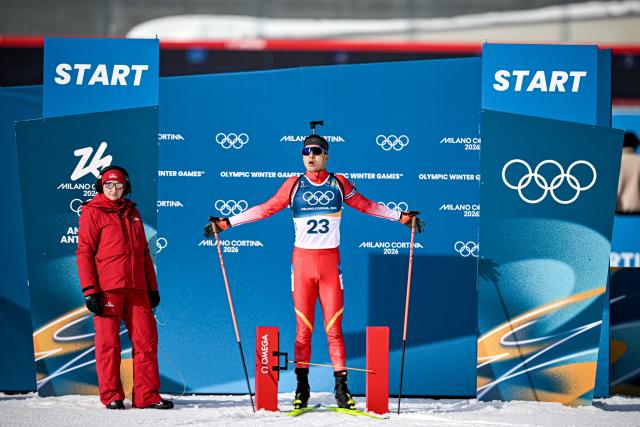 (260213) -- ANTERSELVA, Feb. 13, 2026 (Xinhua) -- Yan Xingyuan of China is ready to start during the biathlon men's 10km sprint event at the Milan-Cortina 2026 Olympic Winter Games in Anterselva, Italy, Feb. 13, 2026. (Xinhua/Jiang Han)