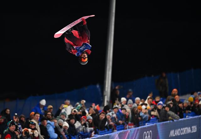 (260213) -- LIVIGNO, Feb. 13, 2026 (Xinhua) -- Wang Ziyang of China competes during the men's snowboard halfpipe final at the Milan-Cortina 2026 Olympic Winter Games in Livigno, Italy, Feb. 13, 2026. (Xinhua/Zhang Hongxiang)