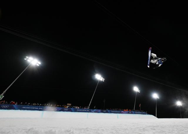 (260213) -- LIVIGNO, Feb. 13, 2026 (Xinhua) -- Yamada Ryusei of Japan competes during the men's snowboard halfpipe final at the Milan-Cortina 2026 Olympic Winter Games in Livigno, Italy, Feb. 13, 2026. (Xinhua/Xia Yifang)